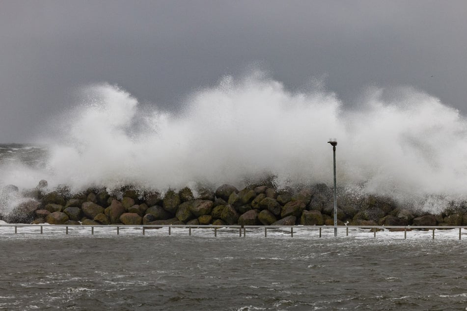 Am Wochenende könnte das erste Hochwasser an der Ostsee anstehen. (Symbolfoto)