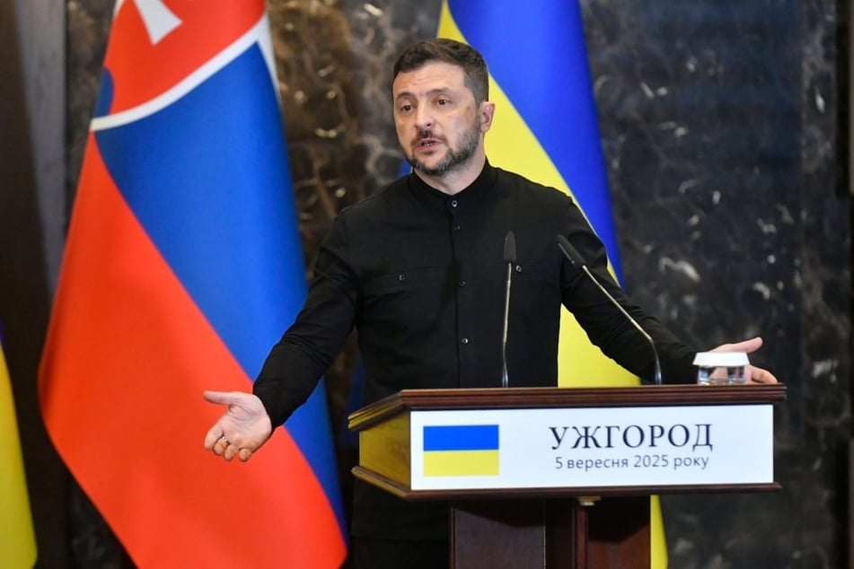Neue russische Raketen- und Drohnenangriffe führten in der ukrainischen Hauptstadt Kiew zu Stromausfällen. Präsident Selenskyj (47) macht dafür auch die Stadtverwaltung verantwortlich. (Archivbild)