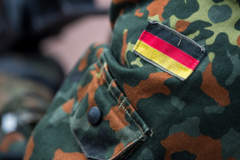 Das Bundesverwaltungsgericht in Leipzig degradiert einen Soldaten nach der Belästigung einer Schülerpraktikantin. (Symbolbild)