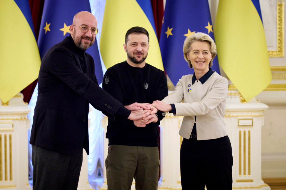 Charles Michel (47), Wolodymyr Selenskyj (45) und Ursula von der Leyen (64) während des EU-Ukraine-Gipfels.