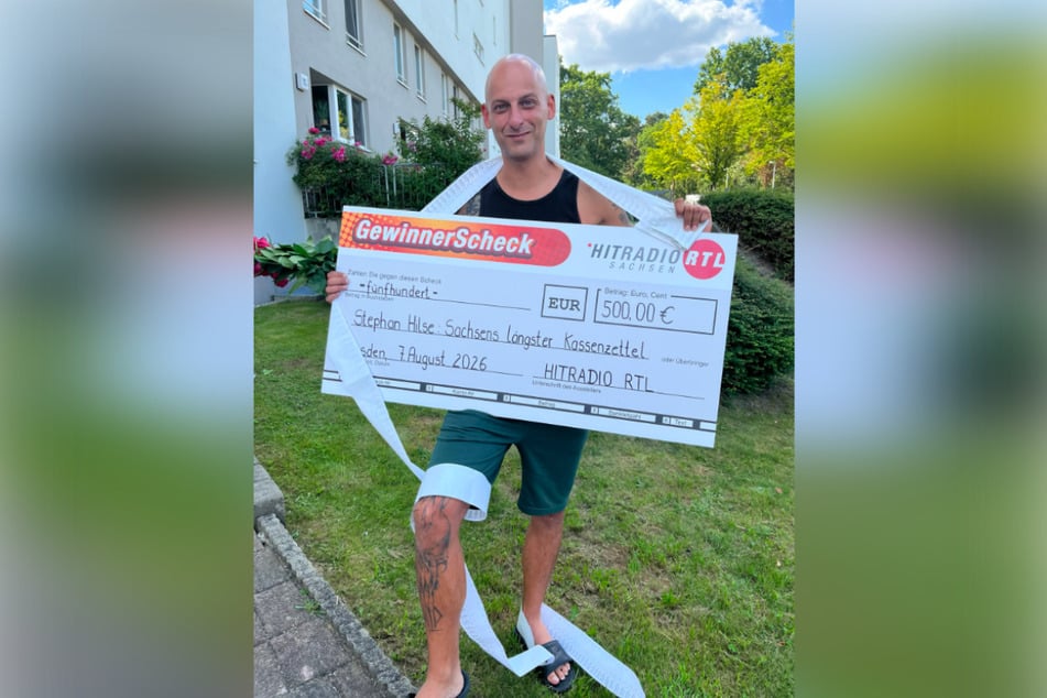 Der Dresdner Stephan Hilse sahnte für seinen besonderen Sachsenrekord 500 Euro von Hitradio RTL ab.