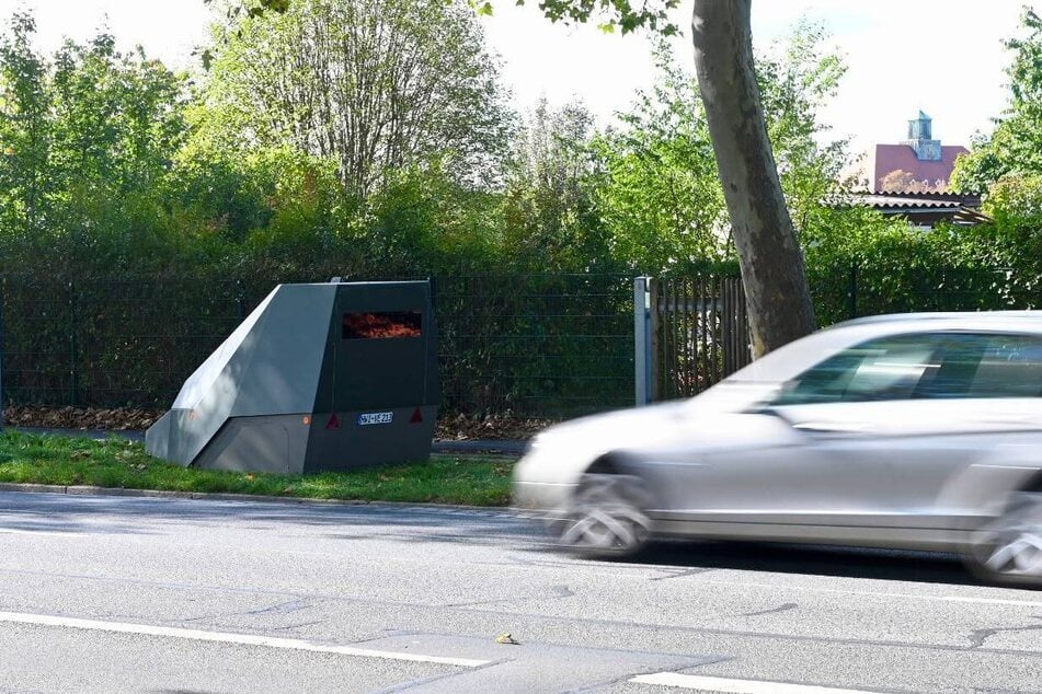 Das Gerät steht in stadteinwärtiger Richtung.
