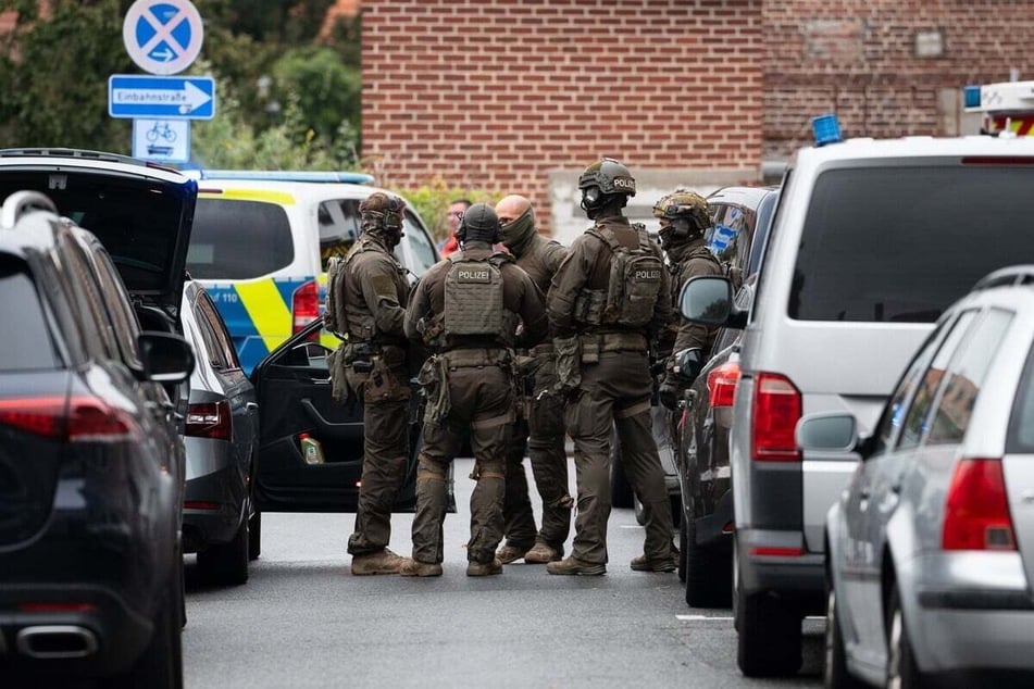 Auch Spezialkräfte der Polizei waren bei der groß angelegten Durchsuchung, die mehrere Tage dauerte, im Einsatz. (Symbolfoto)