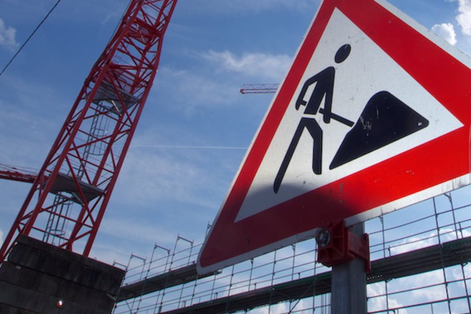 Auf einer Münchner Baustelle kam es zu einem tödlichen Unfall (Symbolbild).