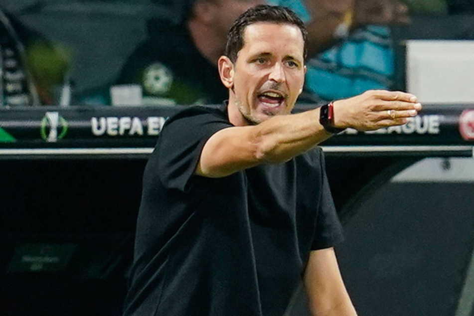 "Mehr Bälle in der Box", forderte Eintracht Frankfurts Trainer Dino Toppmöller (42) für die kommenden Spiele.