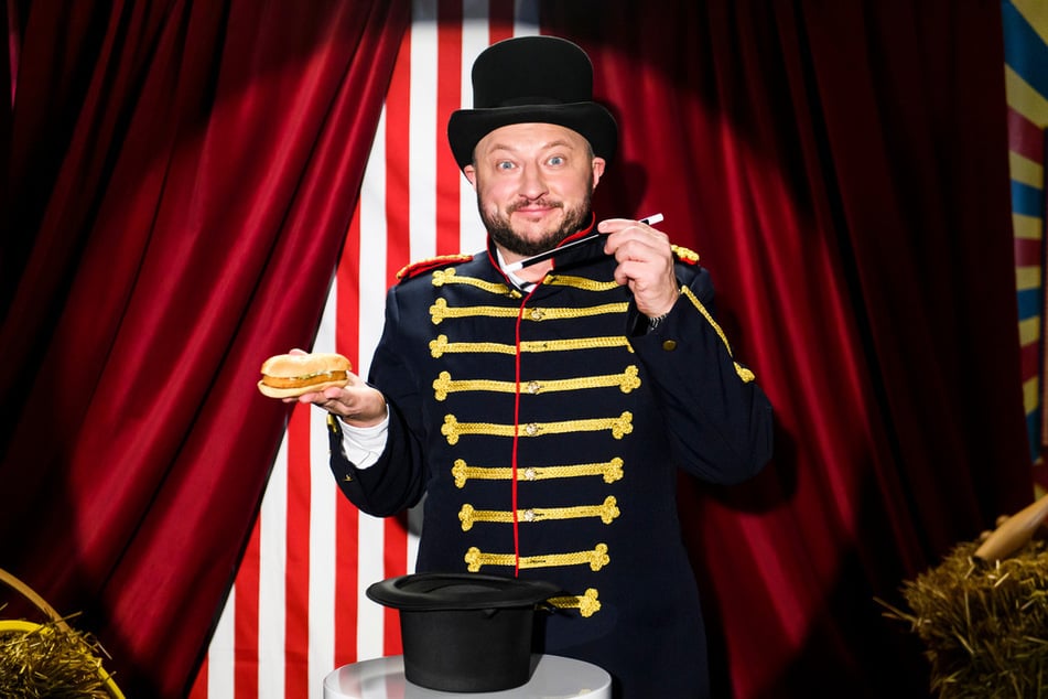 Sebastian Lege (47) zeigt, welche Tricks McDonald's bei Burgern und Co anwendet.