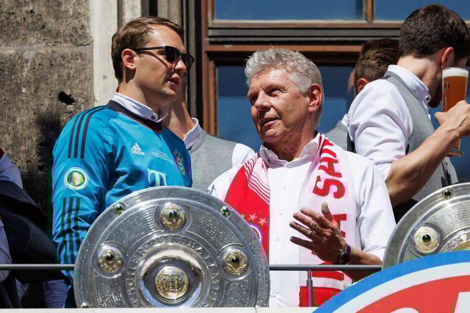 Dieter Reiter (67, SPD, r.) bei der Meisterfeier des FC Bayern im Jahr 2022.