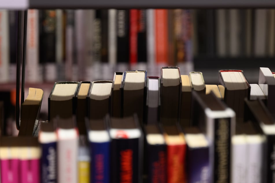 Mehr als ein Dutzend Bücher hat Lottmann geschrieben, teils gnadenlose, teils diffamierende Abrechnungen mit der Gesellschaft und dem Kulturbetrieb. (Symbolfoto)