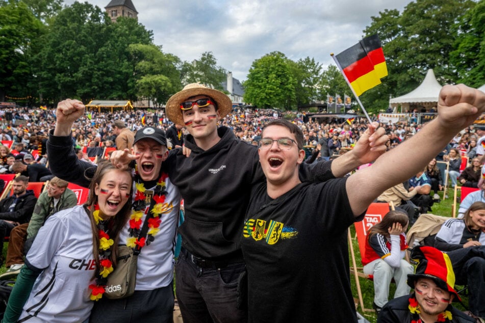Wenn Deutschland am Samstagabend gegen die Elfenbeinküste erneut drei Punkte holt, kann am Miramar erneut so gejubelt werden.