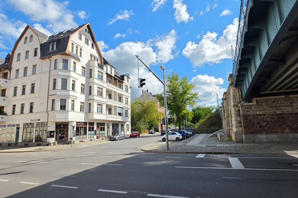 Stich- und Schnittverletzung: Zwei Männer bei Auseinandersetzung in Chemnitz verletzt