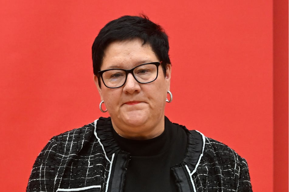 Kathrin Michel (61), Co-Vorsitzende der SPD Sachsen, hat einen bitteren Abend hinter sich.