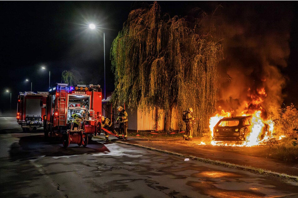 Auf der polnischen Seite brannte in den frühen Morgenstunden ein Mazda.