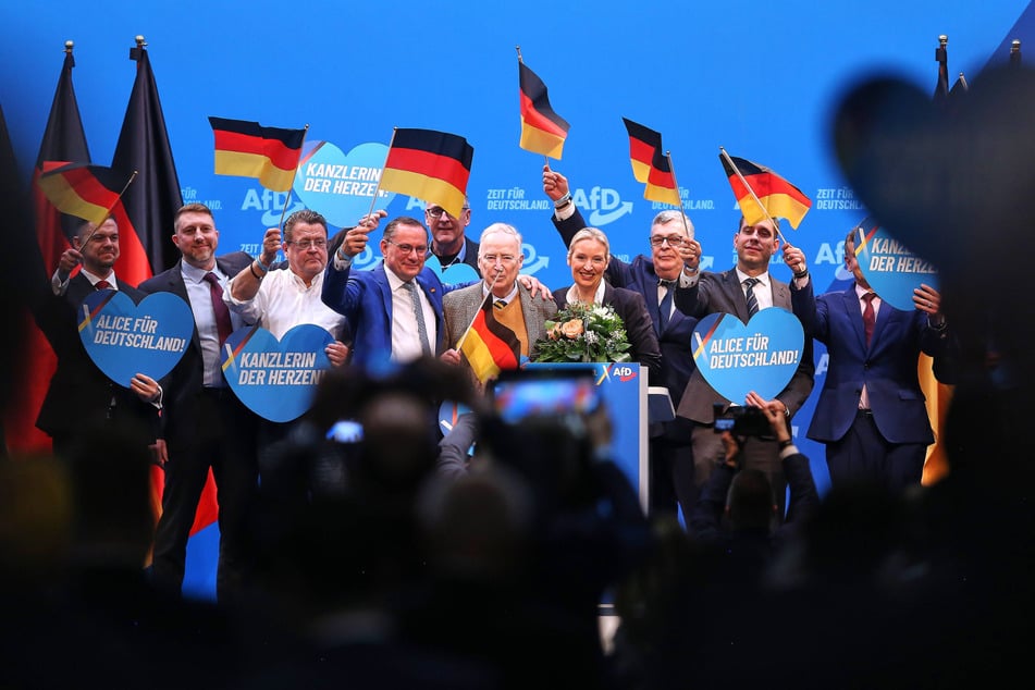 Schon erstaunlich, wie wenige Mitglieder die AfD in Sachsen hat.