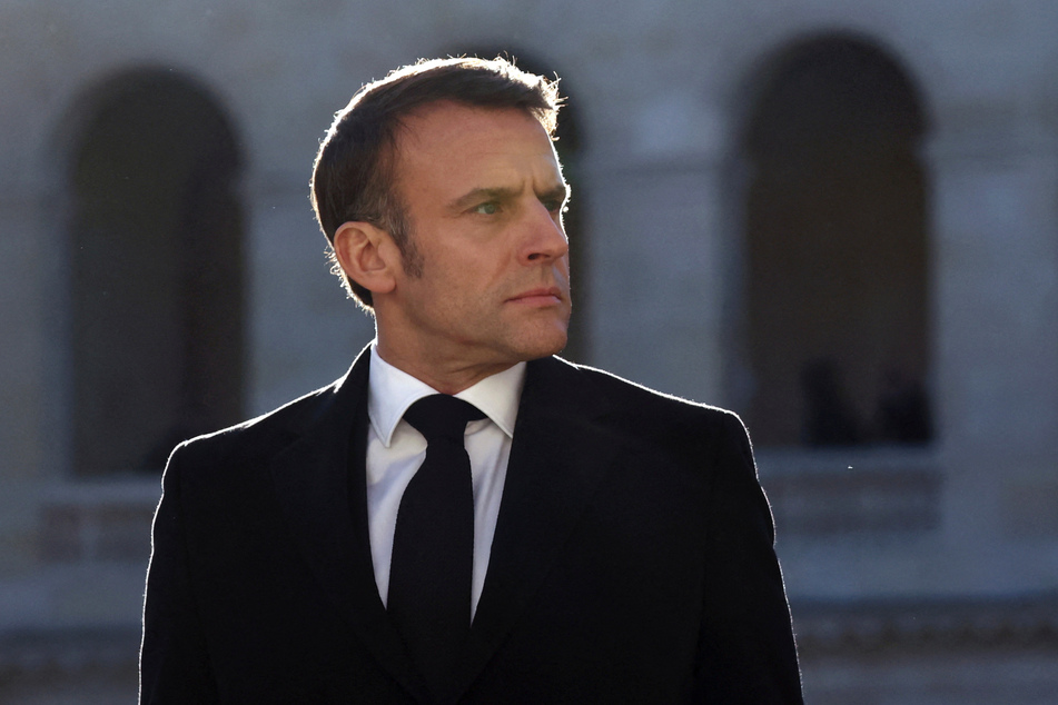 Präsident Emmanuel Macron (46) muss sich etwas einfallen lassen.