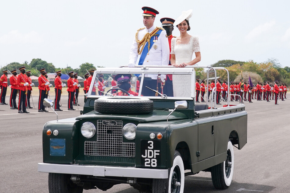 William und Kate nahmen an einer feierlichen Eröffnungsparade der Offiziersanwärter aus der gesamten Karibik teil.