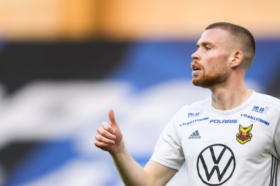Thomas Isherwood unterschrieb bei den Lilien bis Juni 2024.