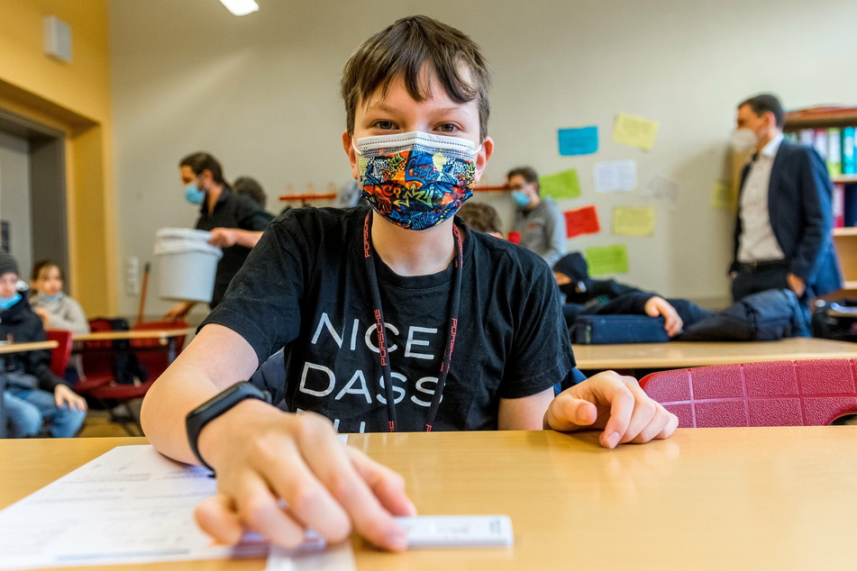 Nach den Osterferien führt Nordrhein-Westfalen eine Testpflicht für Schülerinnen und Schüler ein.