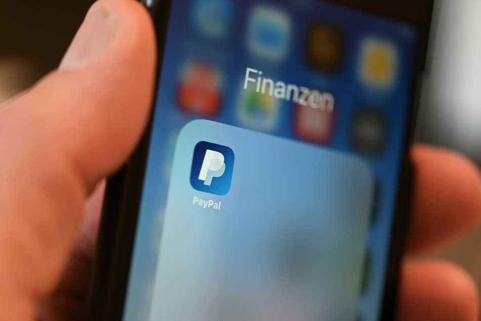 Die Polizei und der Verbraucherschutz Hamburg warnen vor Betrug durch die Paypal-Zahlfunktion "Geld an einen Freund senden".