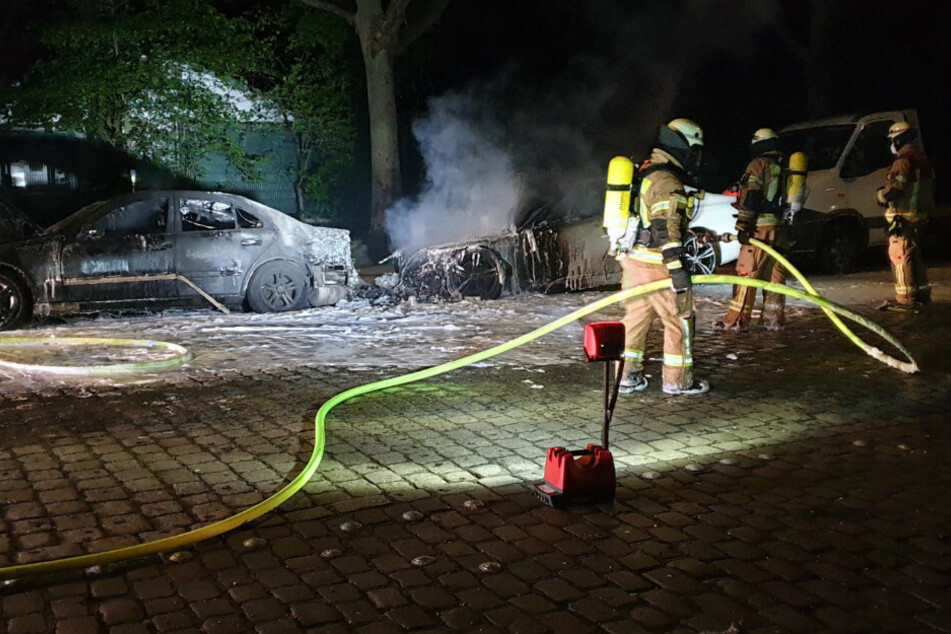 Feuerwehrleute im Einsatz.