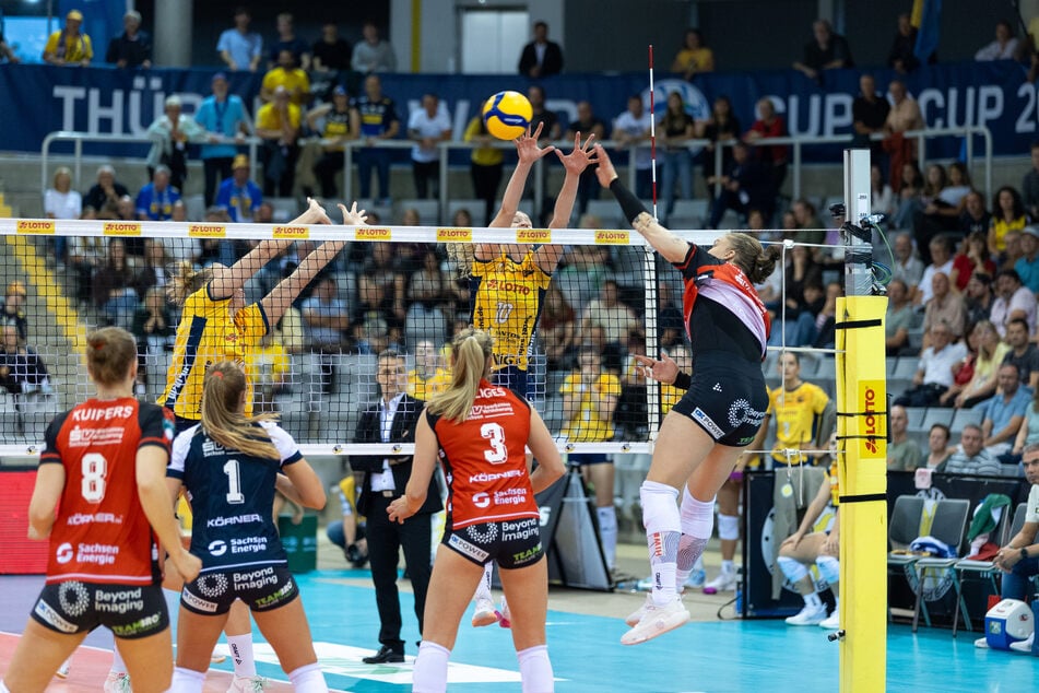 Kam im Supercup zum Einsatz: Geburtstagskind Lena Olliges (2.v.r.).