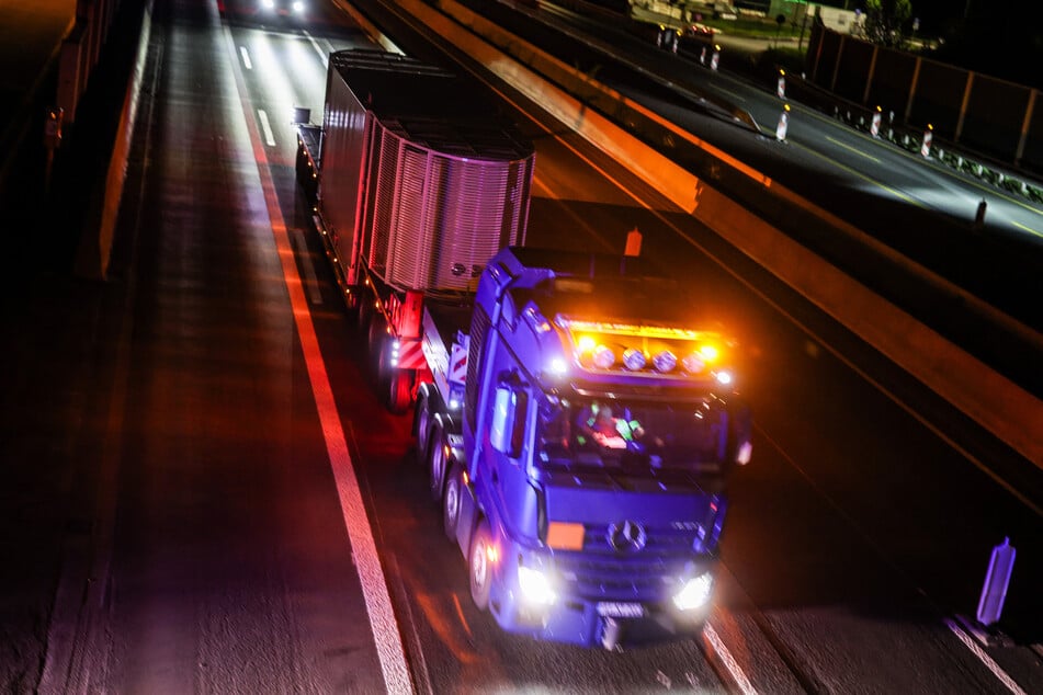 Der vierte Castor-Transport durch Nordrhein-Westfalen könnte in den nächsten Stunden starten.