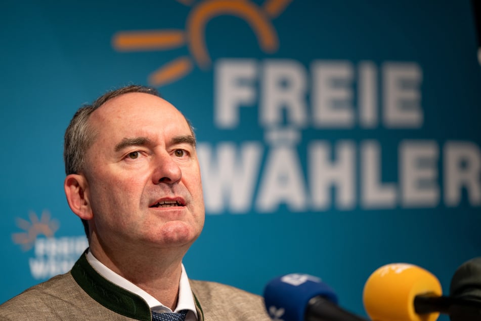 Freie-Wähler-Chef Hubert Aiwanger (55) fällt bei Thomas Weidinger (62) durch.