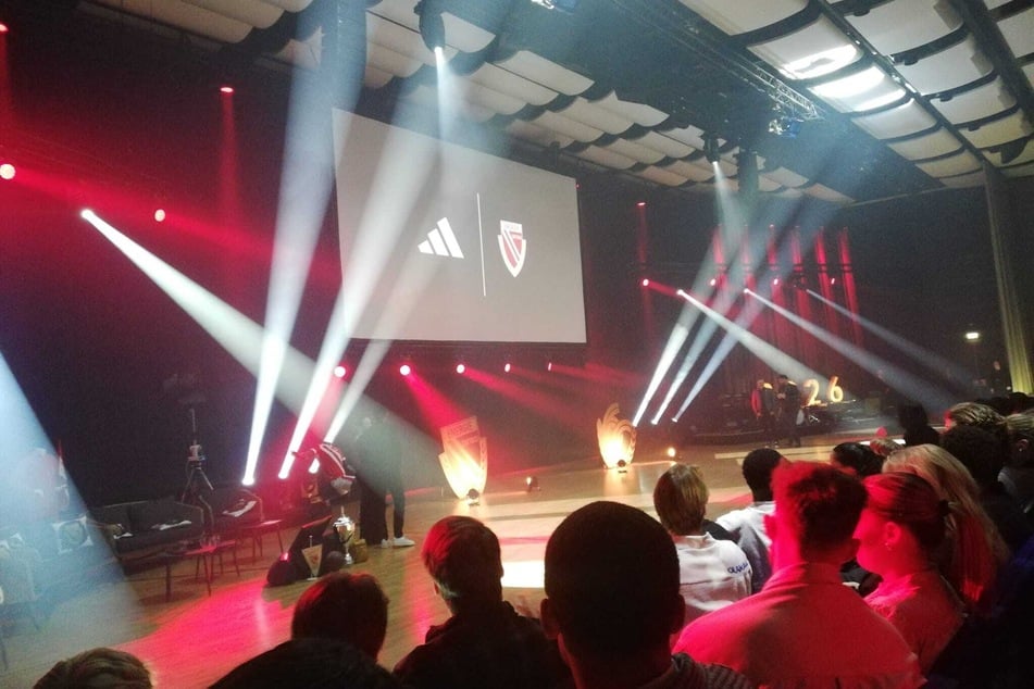 Was für ein Coup! Adidas rüstet künftig den Drittligisten aus.