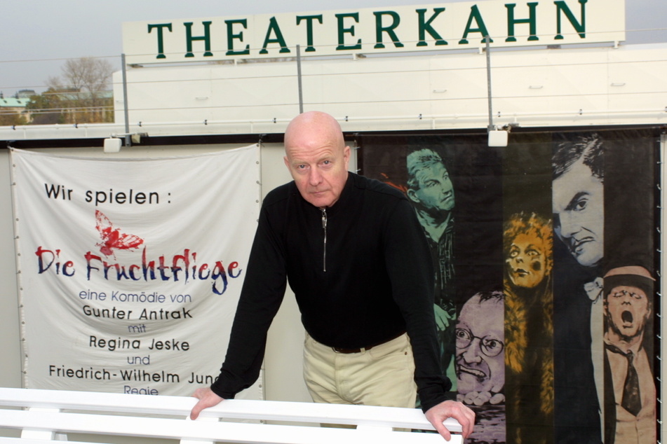 Bereits vor fast 20 Jahren gab Friedrich-Wilhelm Junge (85) den Chefposten des Theaterkahns auf - aktiv ist er dort aber immer noch. (Archivfoto)