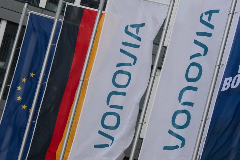 Der Immobilienkonzern Vonovia hat ein weiteres Übernahmeangebot für den Konkurrenten Deutsche Wohnen abgegeben.