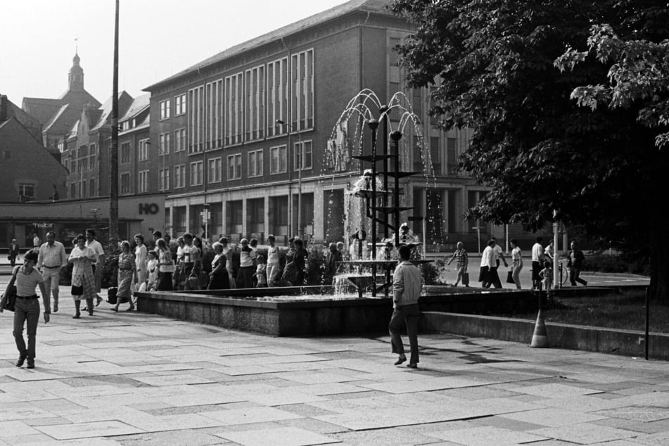 Der 1968 aufgestellte Klapperbrunnen war schon zu DDR-Zeiten eines der beliebtesten Wasserspiele der Stadt.