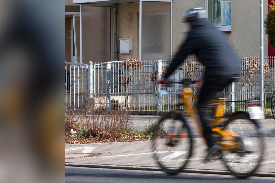Ein S-Pedelec-Fahrer wurde am Donnerstag in Berlin heftig von einem Polizeiauto angefahren. (Symbolbild)
