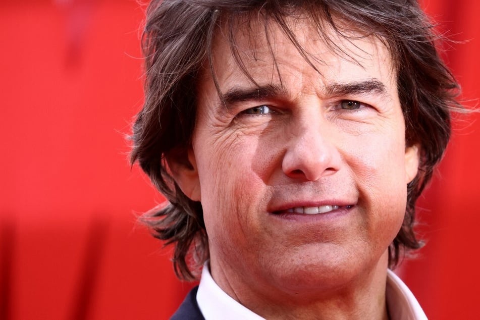 Tom Cruise has reached a deal with Warner Bros. to create new movies featuring the Mission: Impossible star.