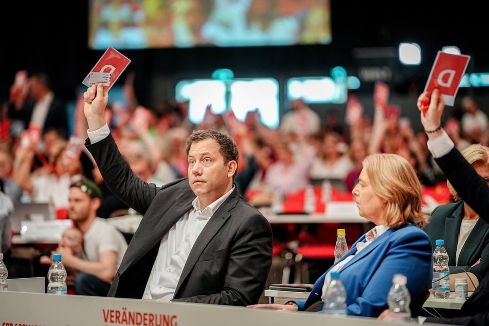 Lars Klingbeil (47, SPD) und die SPD verfolgen eine klare Linie.
