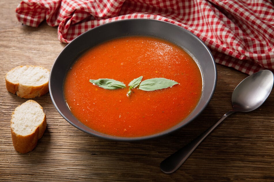 Tomatensuppe aus frischen Tomaten nach Omas Rezept.