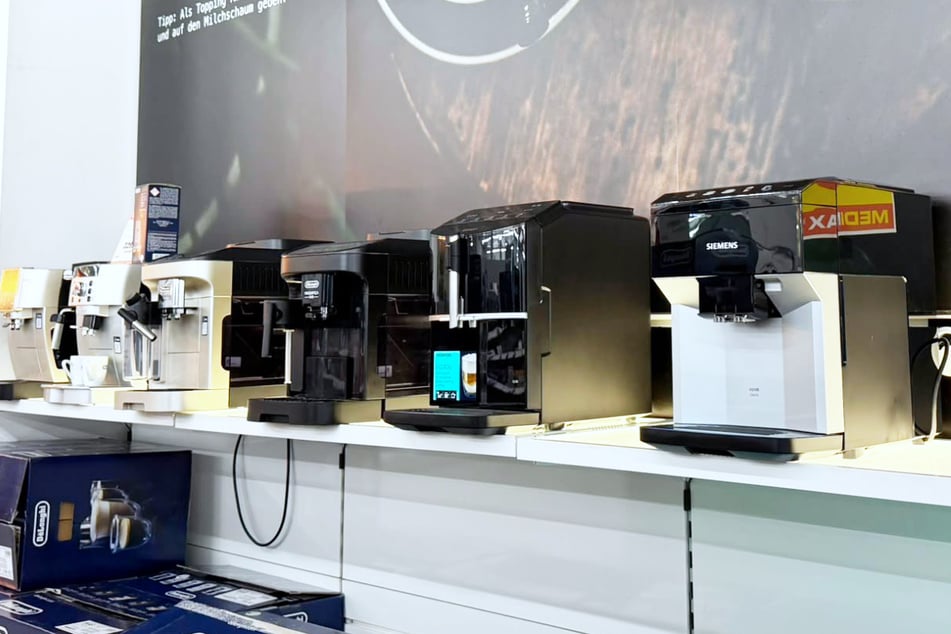Wer bei MEDIMAX vorbeischaut, kann sich Kaffeevollautomaten zu exklusiven Preisen sichern.