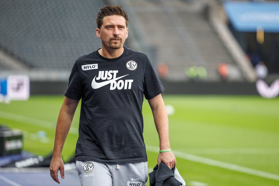 Legte mit seiner Mannschaft einen nahezu perfekten Saisonstart hin: SVE-Cheftrainer Vincent Wagner (39).