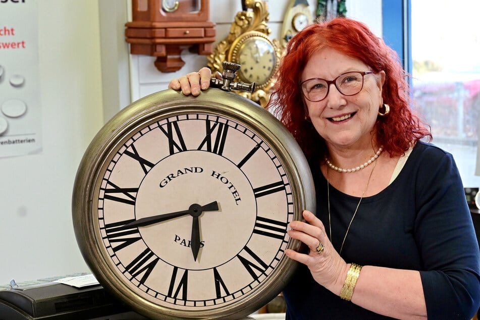 Die Uhr tickt: Uhrmachermeisterin Christina Nowotnik (68) sucht einen Nachfolger.