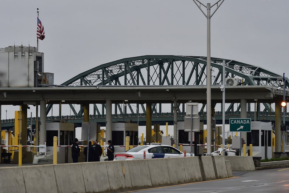 Rainbow Bridge explosion causes US-Canada border closures ahead of Thanksgiving