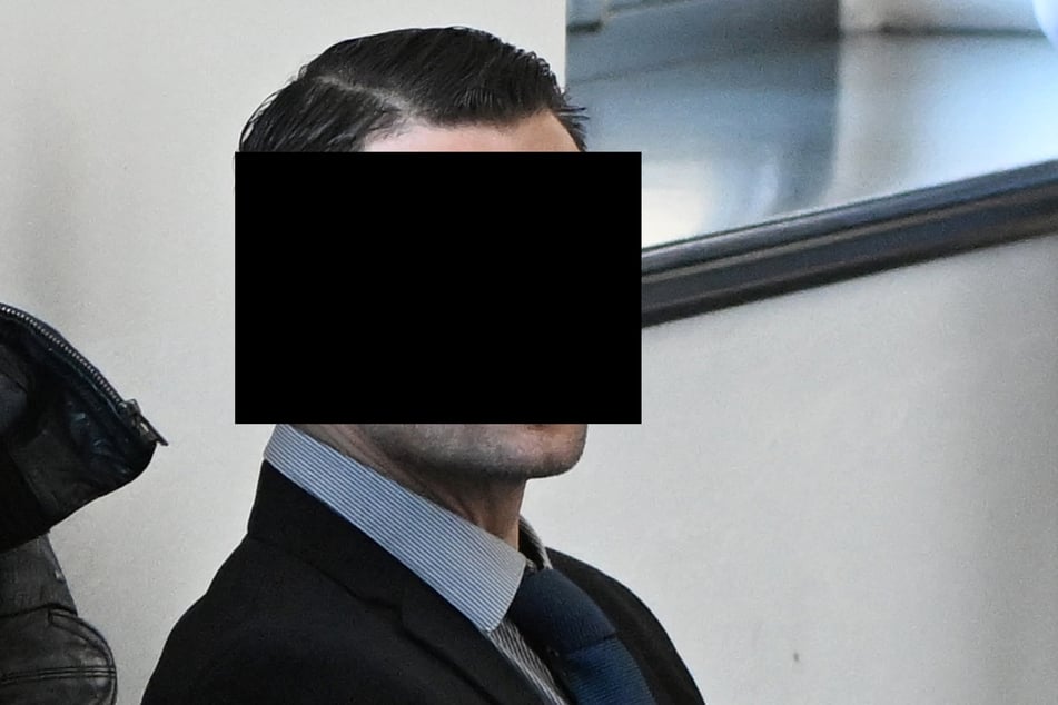 Lars M. (41) muss sich derzeit regelmäßig bei der Polizei melden.