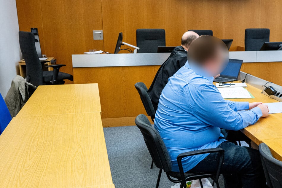 Eigene Großmutter angezündet? "Gemeingefährlicher" Mann vor Gericht