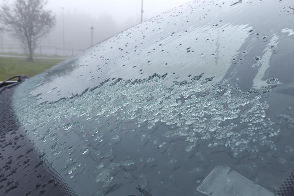 Bei 2 Grad fielen am Freitag die ersten nassen Schneeflocken.