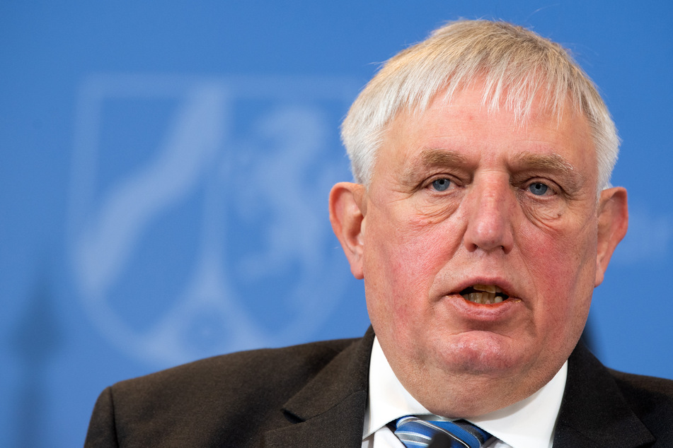 NRW-Gesundheitsminister Karl-Josef Laumann (CDU) hat Kritik an den Vorgaben für Impfzentren geübt.