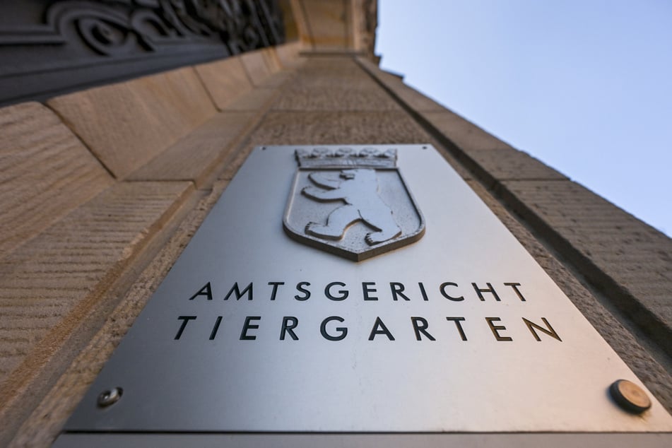 Den Gerichtssaal kennen beide Brüder.