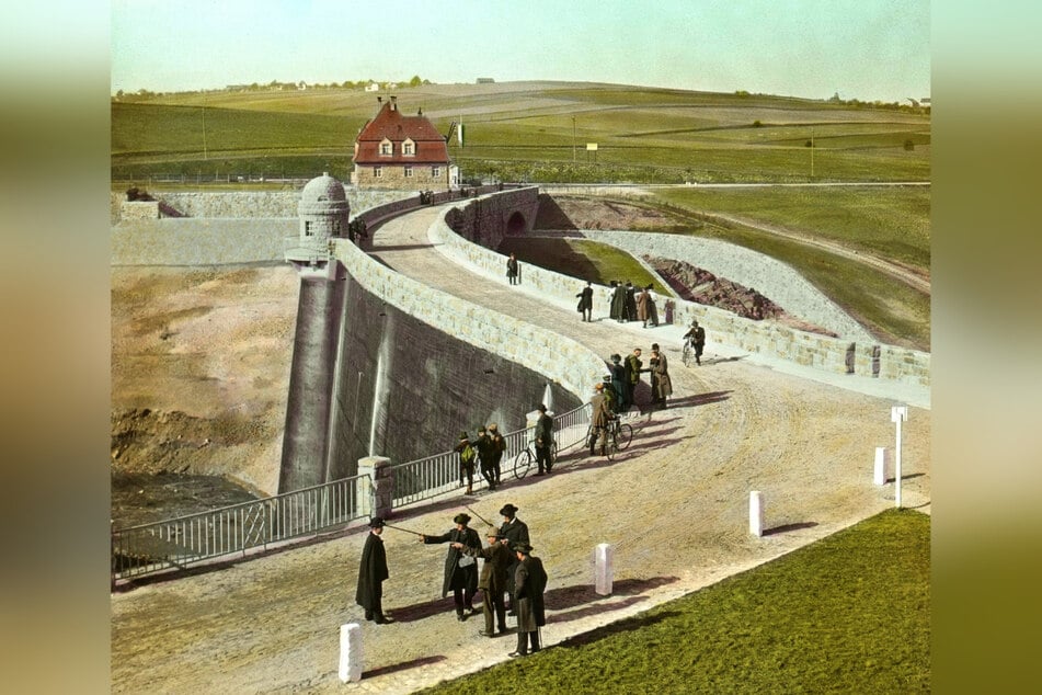 Die Sperrmauer der Talsperre Malter anno 1913. Für deren Bau musste das Dorf Niedermalter weichen.