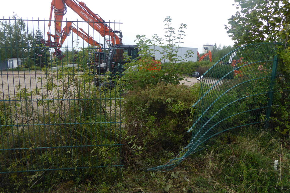 In Hirschfeld wurden von einem Firmengelände zwei Baumaschinen geklaut.