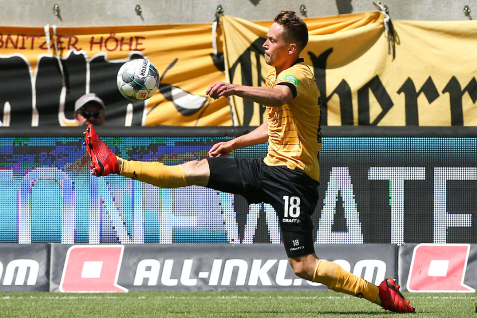 Die Leiste hält! So wollen auch die Fans Jannik Müller in den verbleibenden neun Spielen sehen - wenn sie denn über die Bühne gehen.
