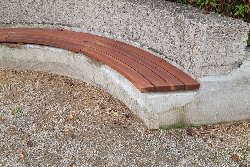 Die Sitznischen haben ihren ursprünglichen Look aus Holz zurückbekommen.