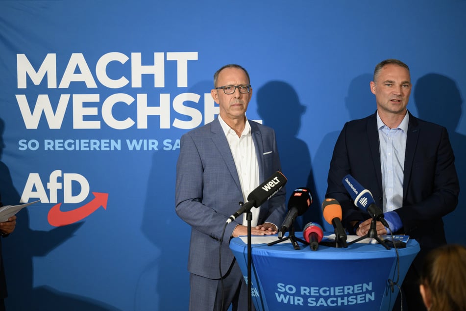 AfD-Fraktionschef Jörg Urban (59, l.) und Sebastian Wippel, (41, r.) innenpolitischer Sprecher der Fraktion, stellten gestern das mögliche Regierungsprogramm vor, sollte die Partei nach der Landtagswahl in die Regierungsverantwortung kommen.