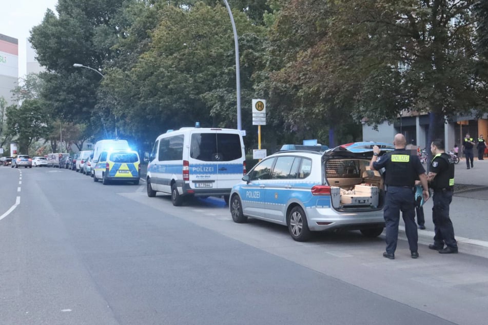 Berlin: Sie hielt ihren Sohn auf dem Arm: Mutter und Kind (1) verletzt