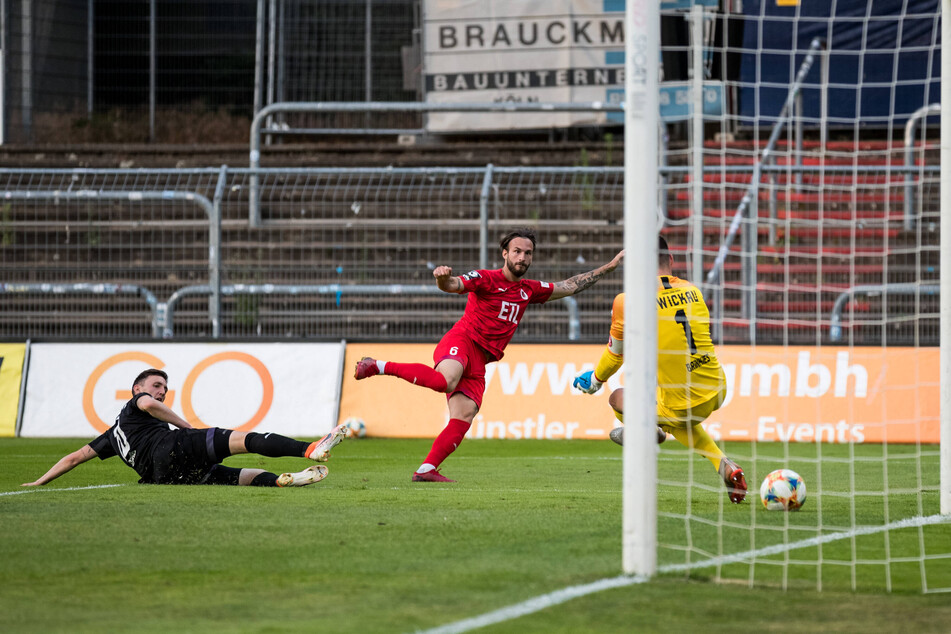 So kassierte FSV-Keeper Johannes Brinkies das dritte Gegentor. Fabian Holthaus hatte abgezogen.